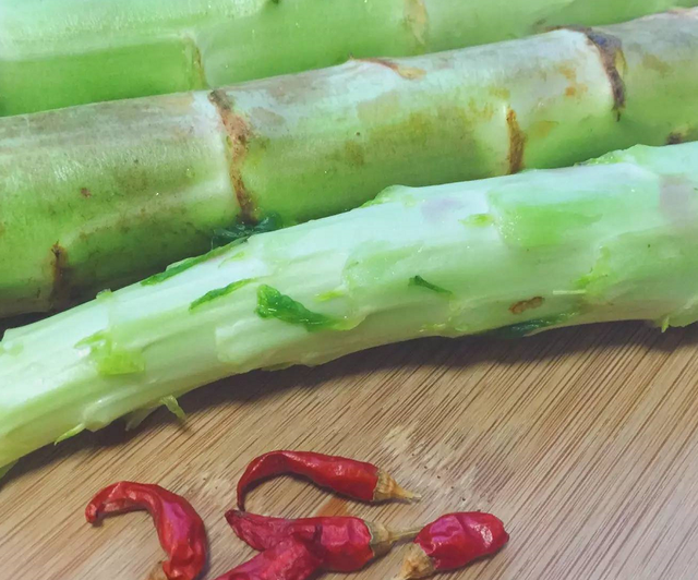 雞精今天就來聊一聊萵苣到底怎麼做才能去除青氣,使口感美味,好吃又下