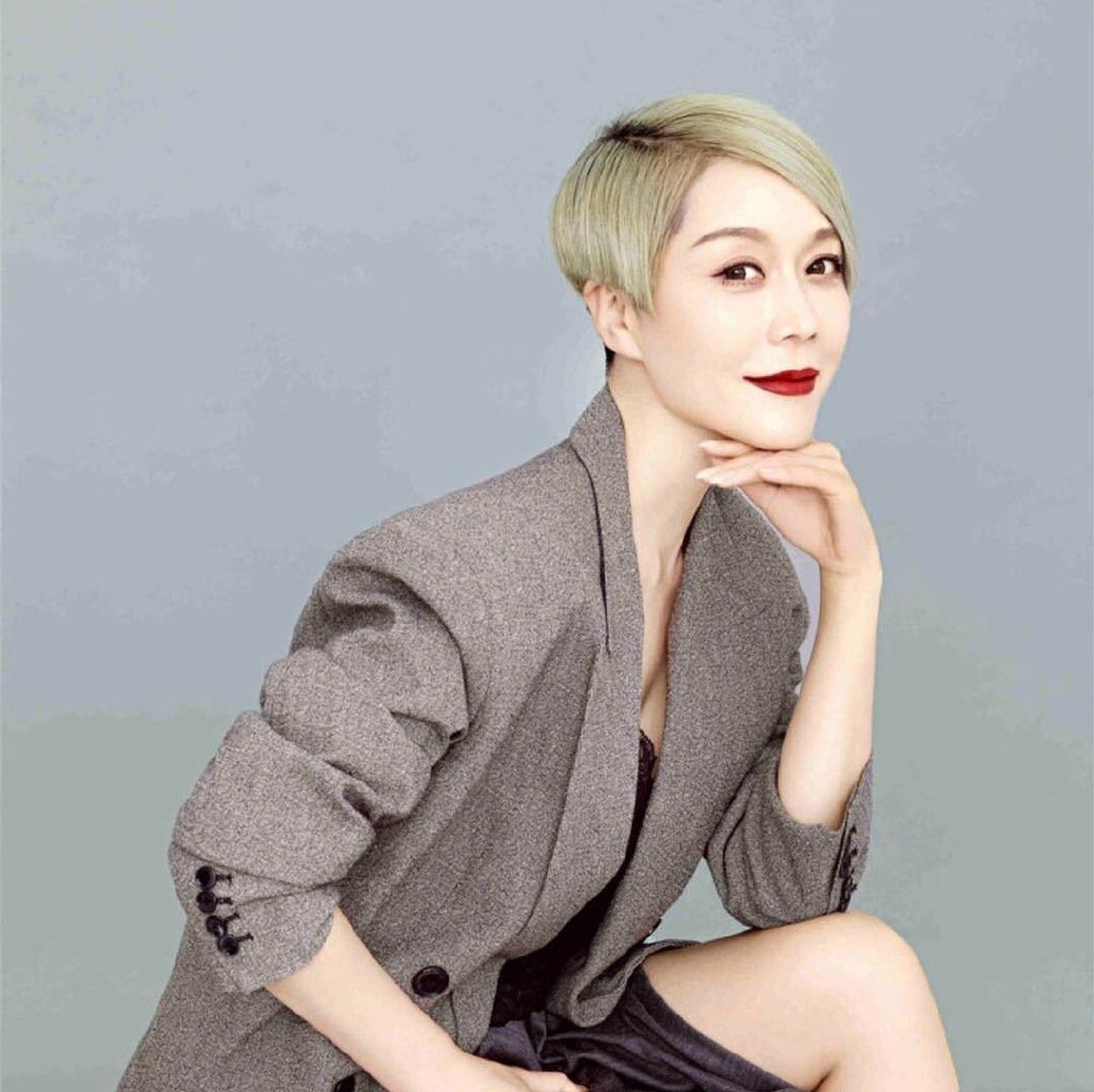 王菲菲是安静的运动达人,悄无声息地逐渐变美,她的