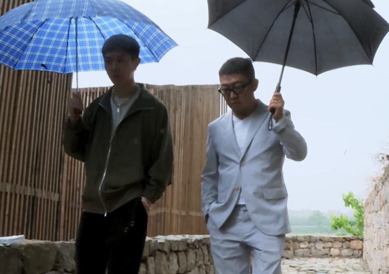 马伯骞爸爸去乡村建民宿风景独好可瞭望田野宛如世外桃源