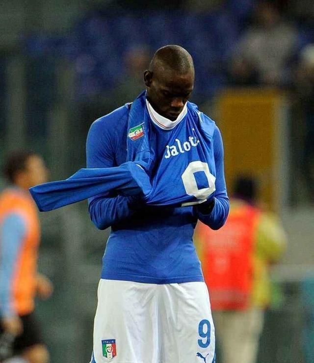 他还是从前那个少年没有一丝丝改变巴神用行动告诉你