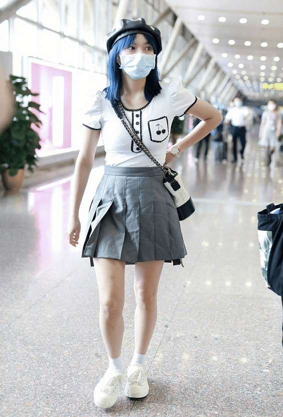 166lisa与167程潇同穿短裙终于明白身高与比例哪个重要