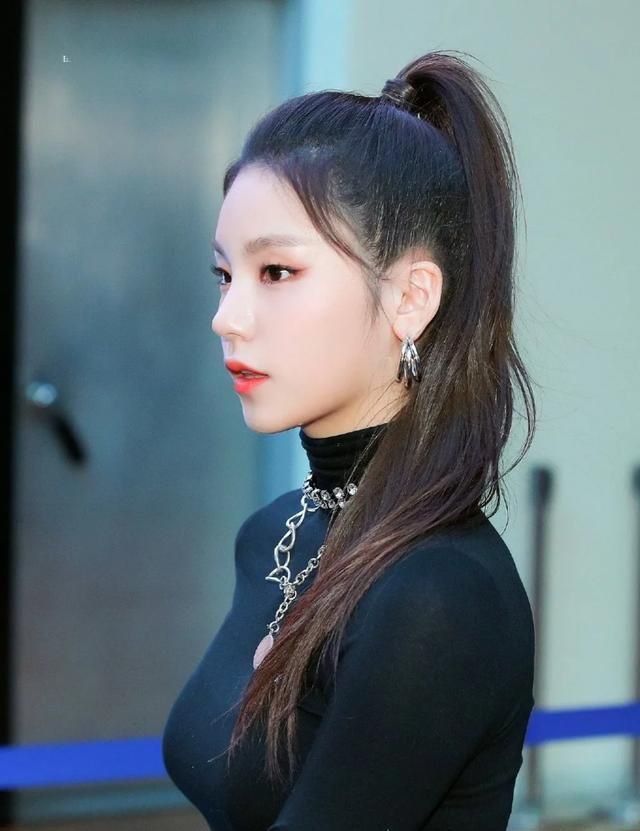 连吴昕都迷住了,是在为成团出道做准备|女团|吴昕|发型_新浪新闻