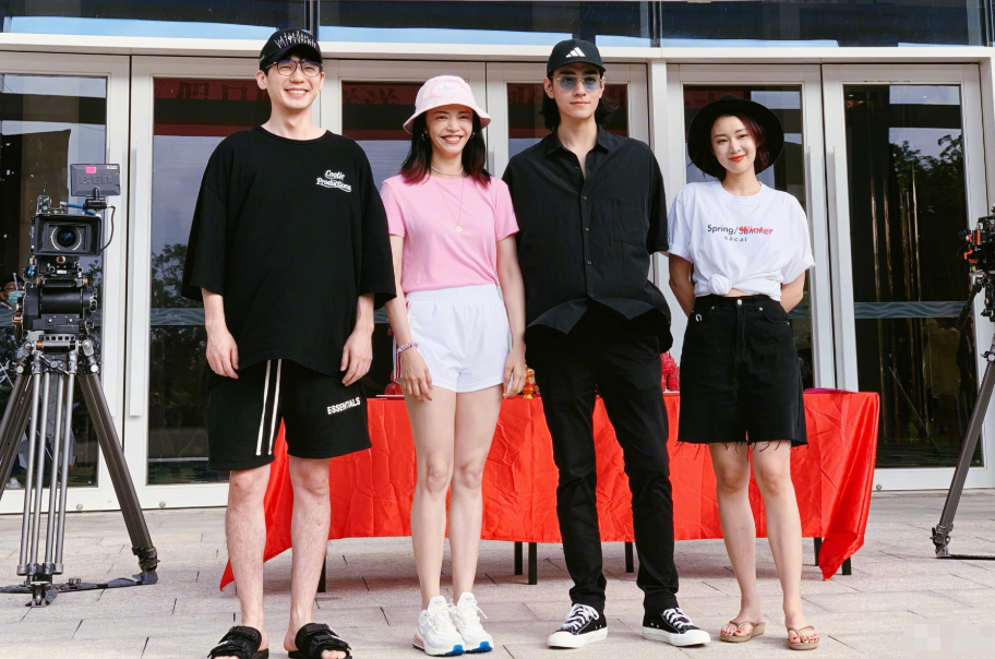 新剧开机,我却被男二女二给圈粉了|谢谢你医生|白宇|郑云龙_新浪新闻