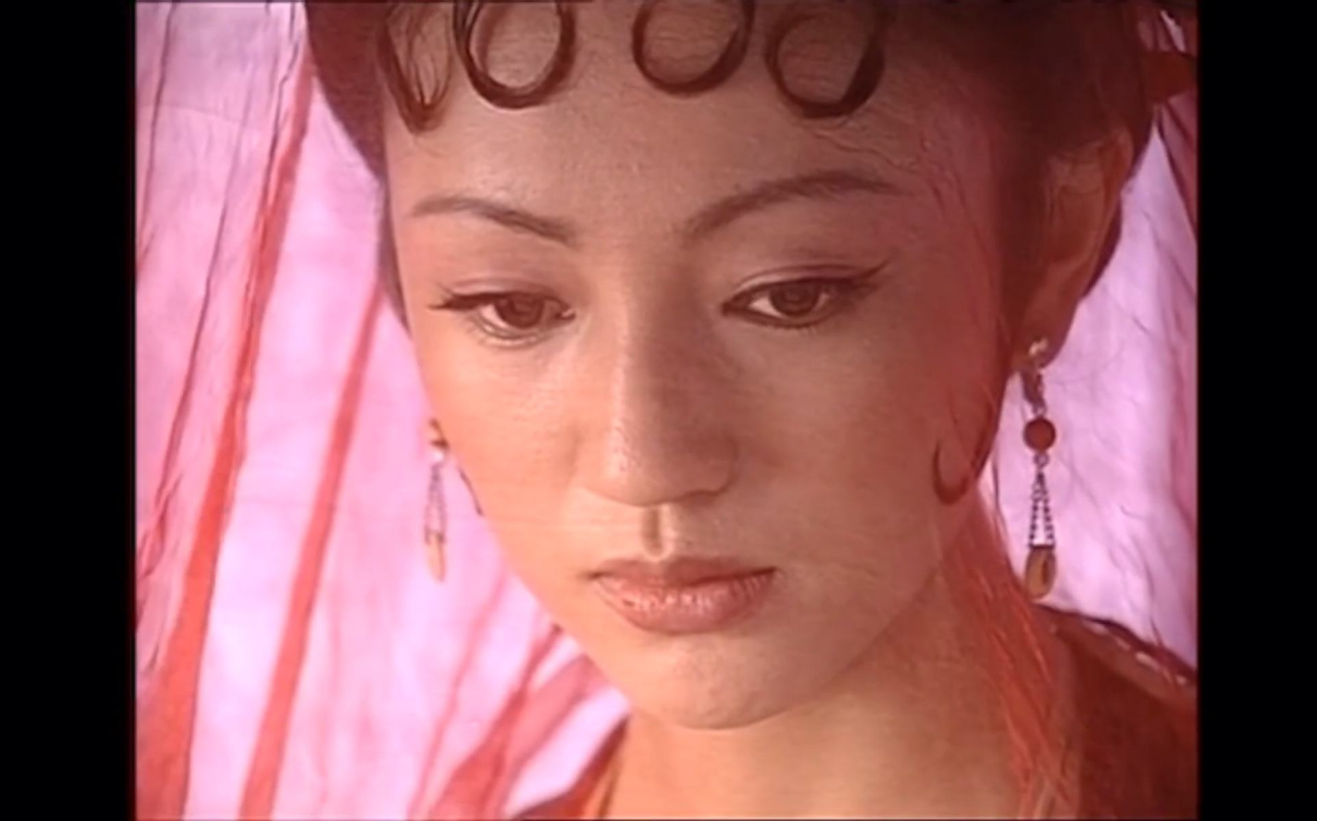 落花时节戏里的罗海琼不是主角现实中她却是人生赢家