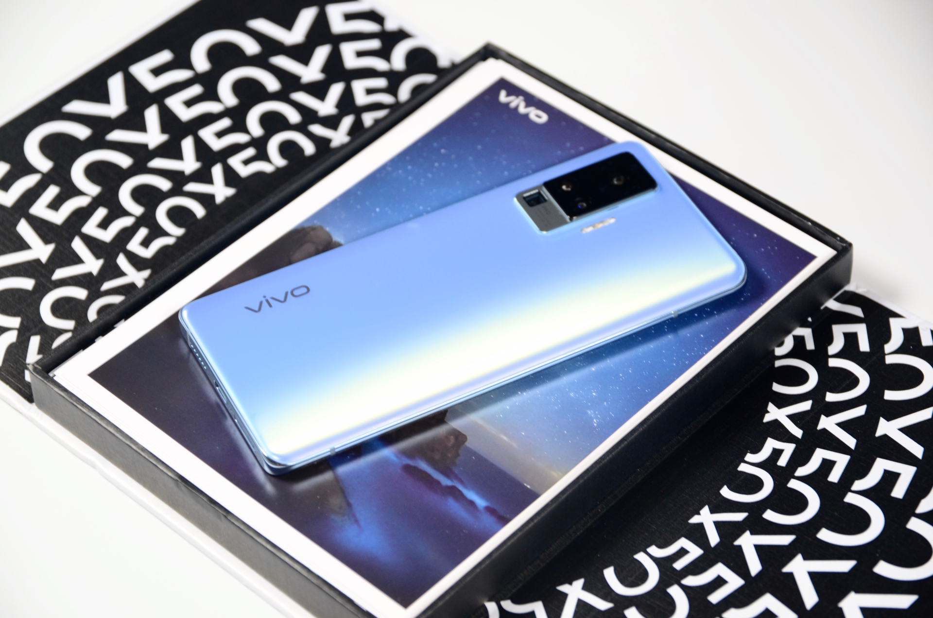 微云台主摄 高颜值,轻薄的vivo x50系列让人难以拒绝