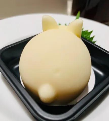 海底捞的酸奶兔六块钱一个,看到颜值后,网友:吃了会有罪恶感