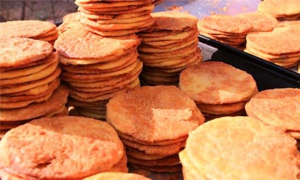 5,圪渣饼过去阳原人吃糕一般都选在过年过节的时候,取其"粘"与"年","