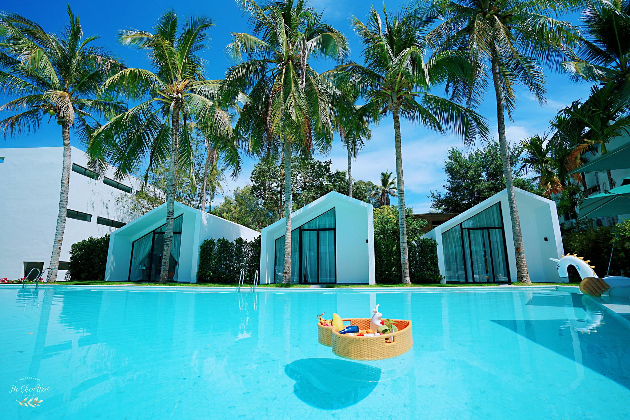 三亚超美ins风民宿,180度全景落地窗,连明星都抢着来打卡