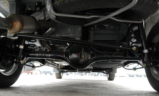 中置四驱超跑布局三万元的铃木浪迪竟有纯正的驾驶感受