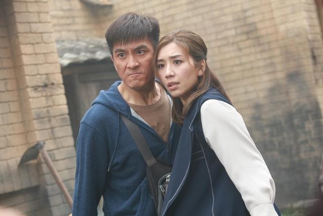 tvb《降魔的2.0》邓佩仪牺牲自己救胡鸿钧 两人相拥画面极凄美