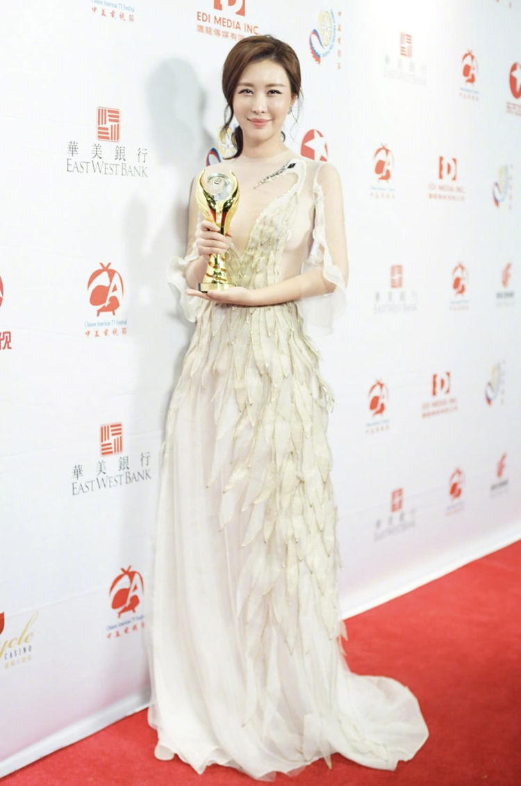 快被遗忘的女演员,恋上大30岁男富豪,如今37岁逆袭成女强人