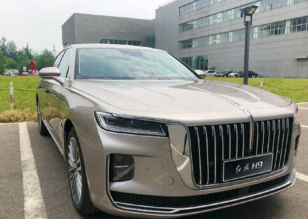 一汽红旗h9现身流沙金车身很大方有望近期上市配20t30t