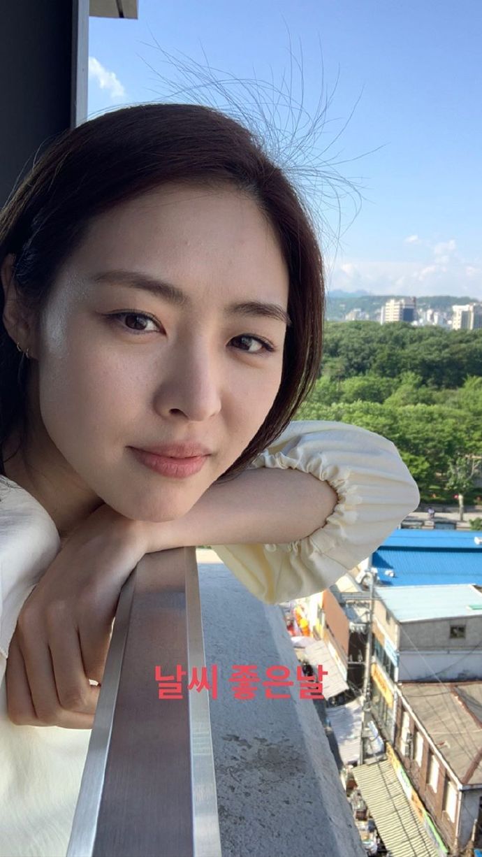 曾与郑容和演高甜戏,可惜仙女太低调