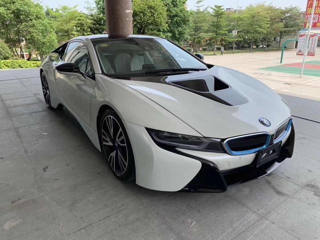 实拍宝马i8仅售54万拉风炫酷在电影谍中谍中留下深刻印象