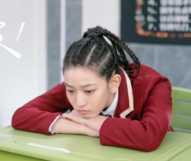 当她拉直长发后,网友开始心动了|郑水晶|黄景瑜|长发_新浪新闻