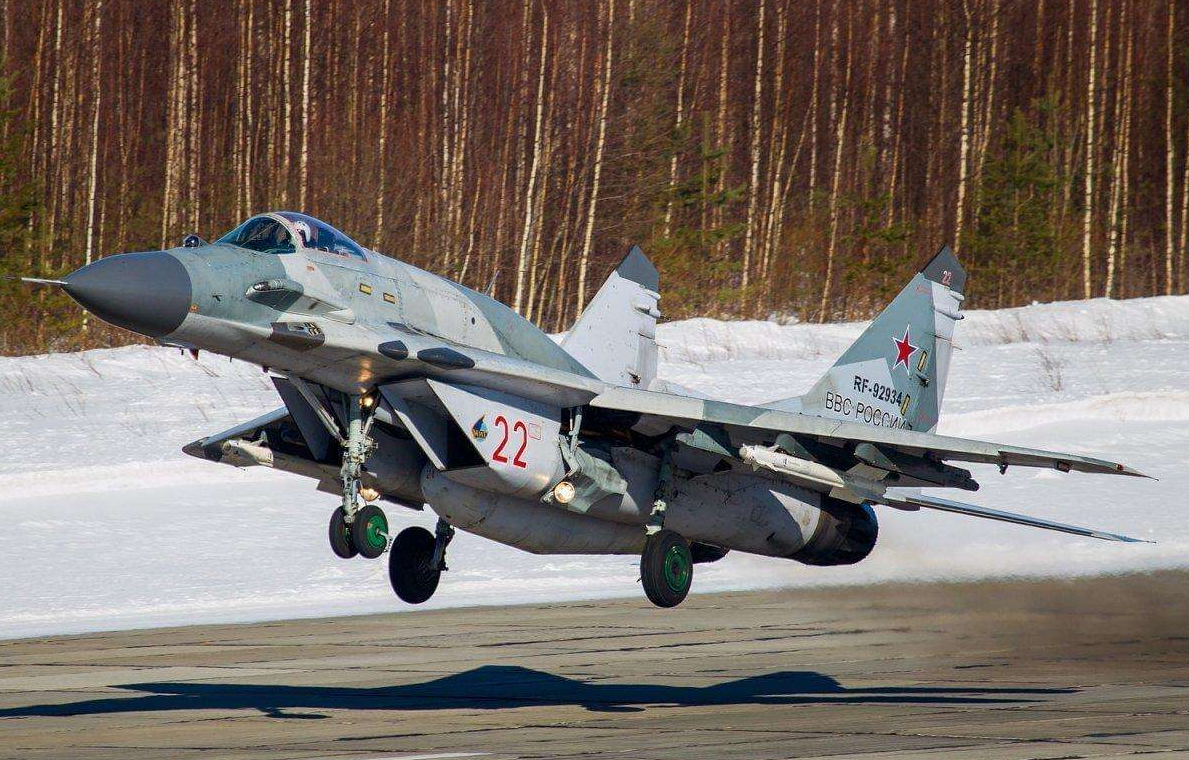 叙利亚迎来俄制强力战机,轻松碾压土耳其f16,美军危险了