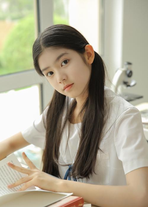 又发现了一位宝藏女孩14岁的她堪比明星她就是赵蕴卓