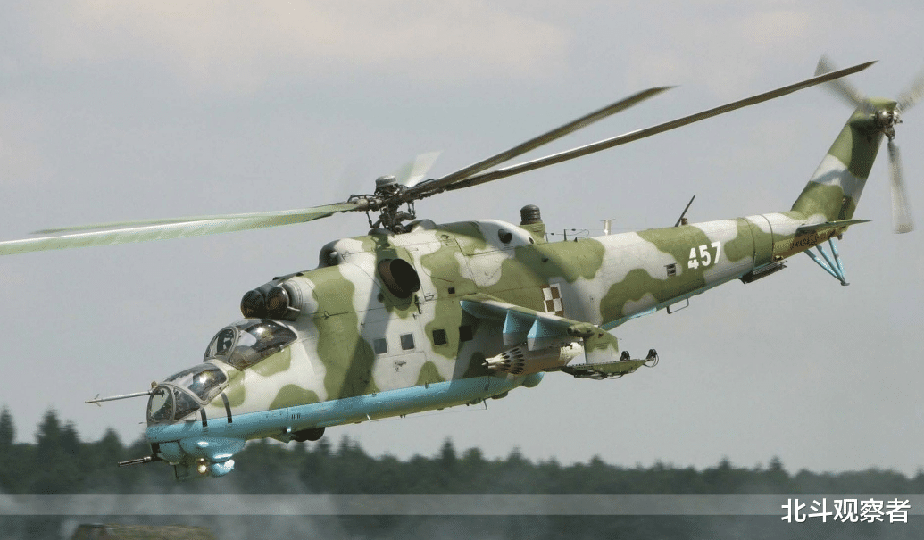 画面中显示其购置了大量的俄制武器,其中包含米-24"雄鹿"直升机,t-34