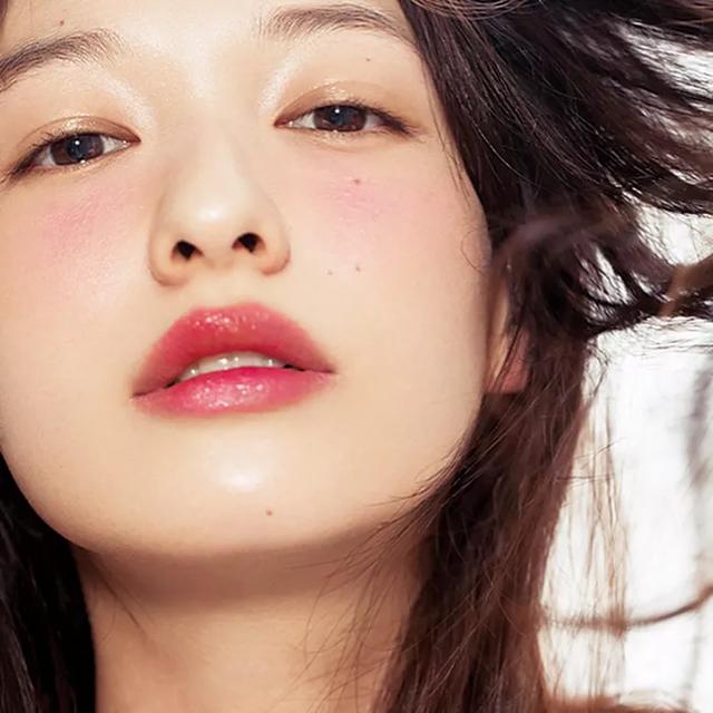 不过,日式妆容的风格也不是单一的哦~我们再来看看这一份日系妆容的