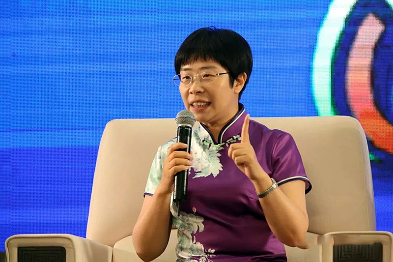 诗词讲师蒙曼曾经逃学回家读书北大博士毕业后成历史老师