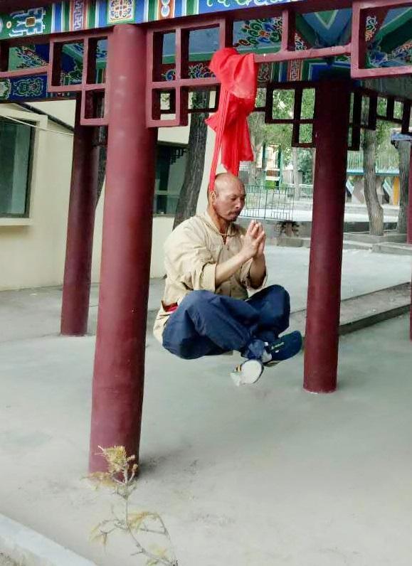 释延觉还痛斥道:"国内那些练"舞术"的所谓"大师,掌门,老师,师傅"们