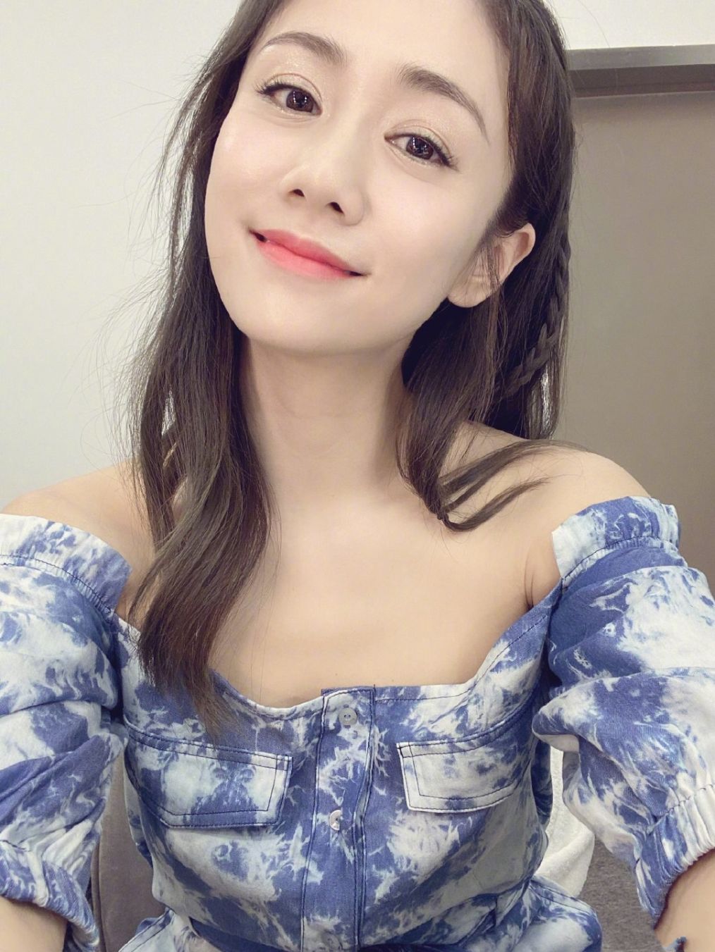 聂远前女友,嫁摇滚老炮郑钧,结婚13年仍像热恋,中年夫妻也浪漫