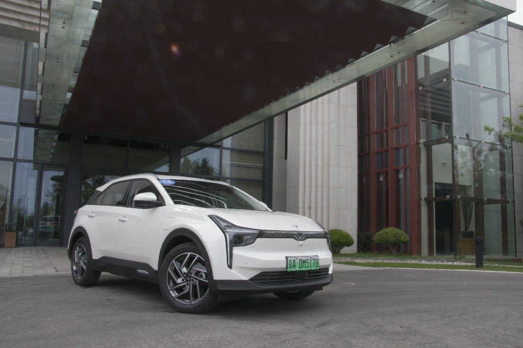 有点被哪吒u圈粉,这台新势力电动车感觉还挺靠谱|试车