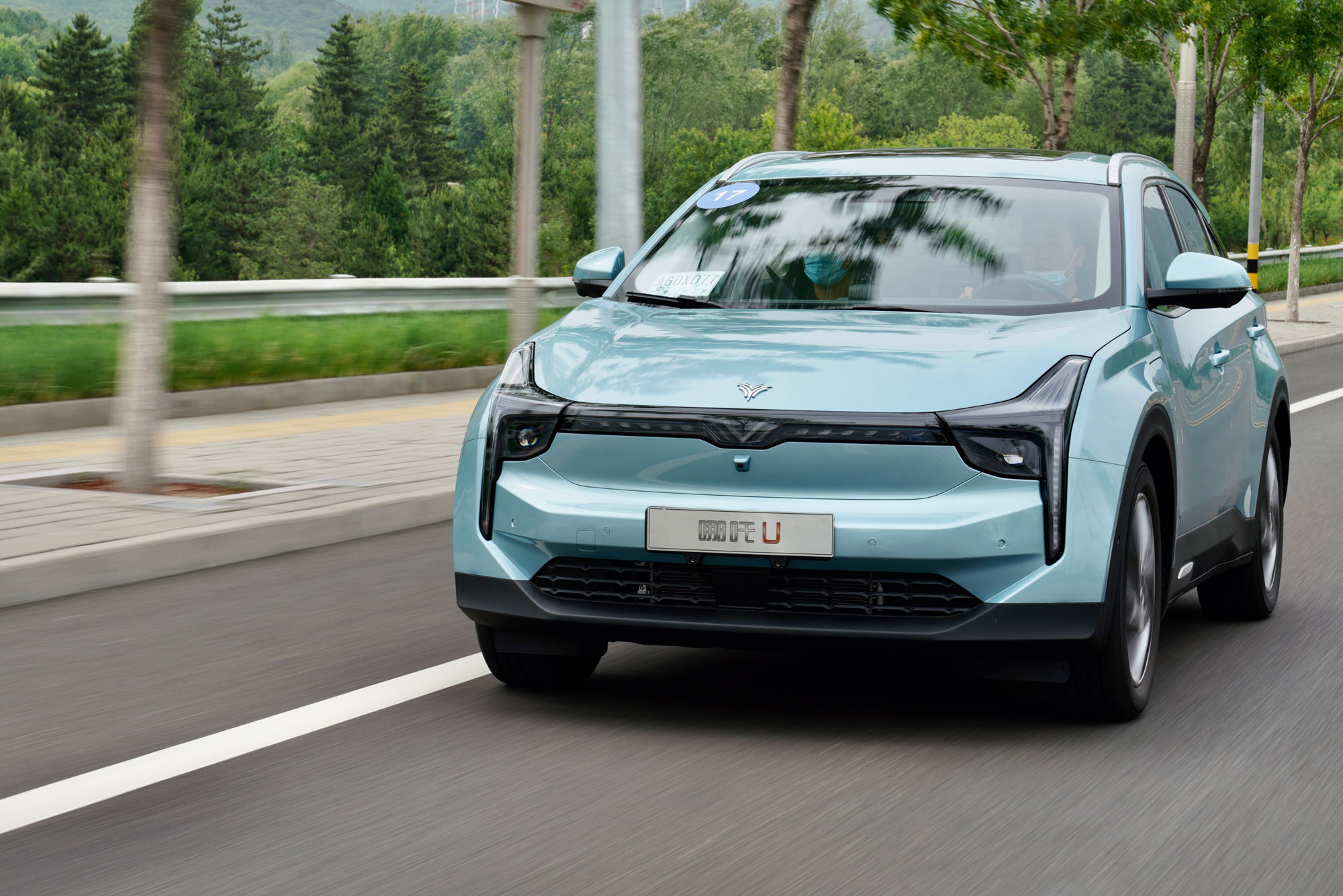 瞄准新能源主流suv市场 试驾哪吒u纯电动suv-新浪汽车