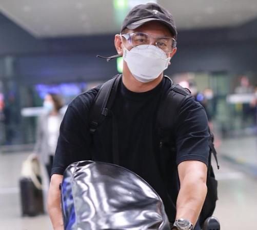 发福的吴奇隆探班刘诗诗脸和脖子一样粗网友幸福肥呀