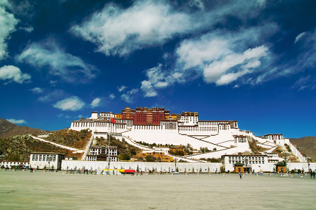 图/布达拉宫    公元1645—1648年   甘丹颇章政权重建布达拉宫