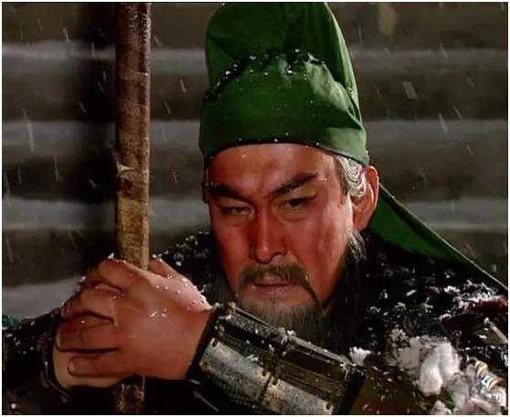 94版《三国演义》关羽直播,29岁儿子罕出镜,父子五官神韵太神似