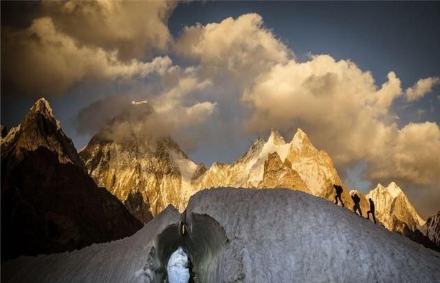 它被称为万山之祖为何却被列为禁区看看37年前的怪事