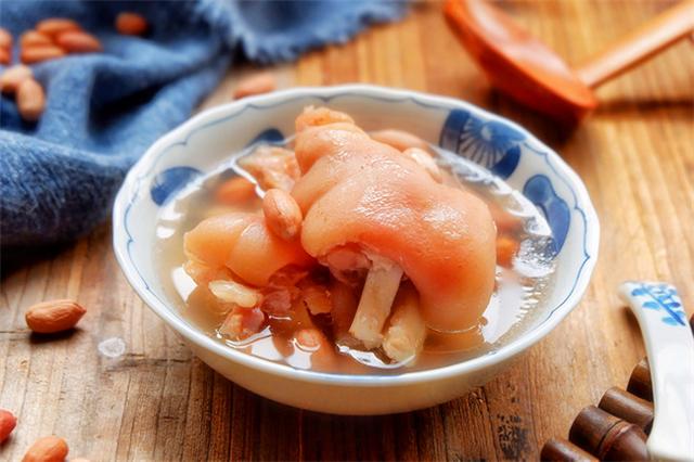 猪蹄花生煲汤,营养又美味,怎么制作?如何保证汤不腥而味浓?