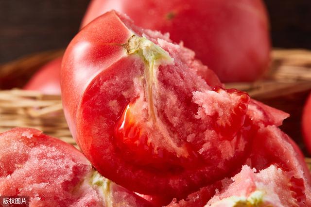 才知道,催熟的西红柿不能买,果农教我区分,别再买错了