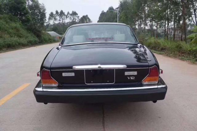 粤藏友晒出1990款的捷豹xj,v12限量版,每次开出来保养都被围观
