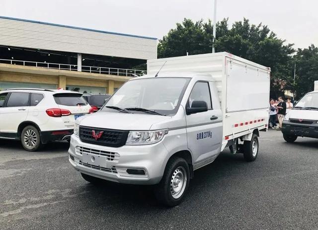 年轻人的摆地摊利器? 五菱荣光翼售5.58万元起