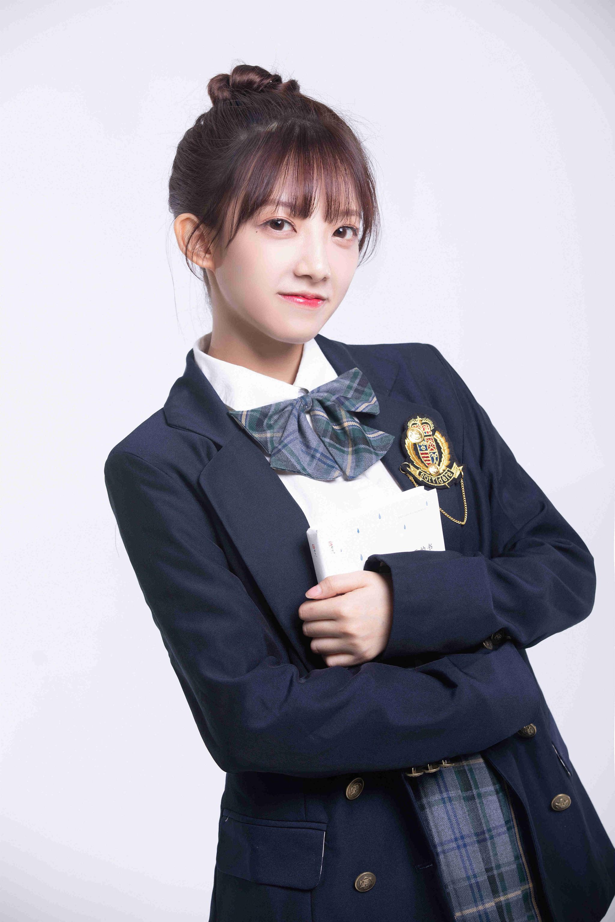 嘉人本色定档0605范薇校园风清新来袭