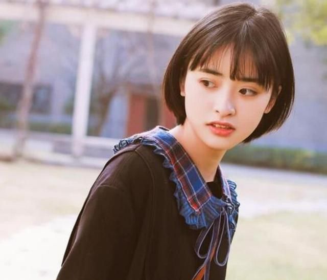 她被赞林青霞接班人分手后发现怀孕捧红半个娱乐圈