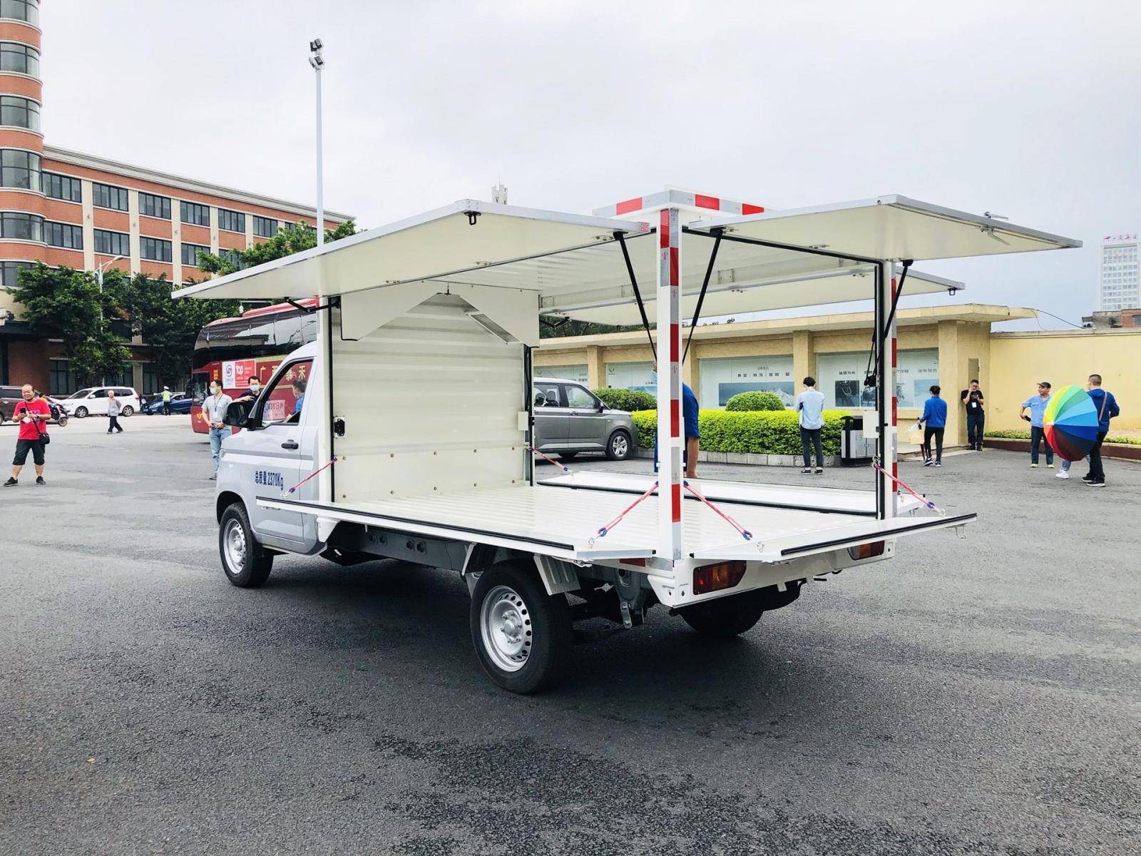 摆摊买它半年回本,五菱荣光翼开启车型5.58万元起