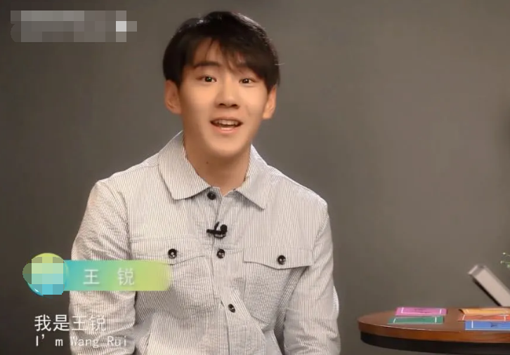 《春天后母心》的时候王锐才11岁,如今王锐早已成年,虽然是一名演员