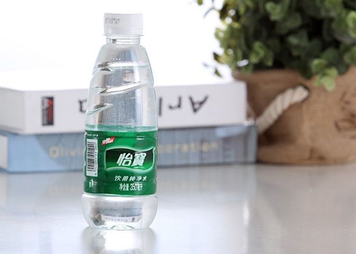 每卖1元赚6毛,这瓶"不差钱"的水为何要上市|农夫山泉|矿泉水|差钱