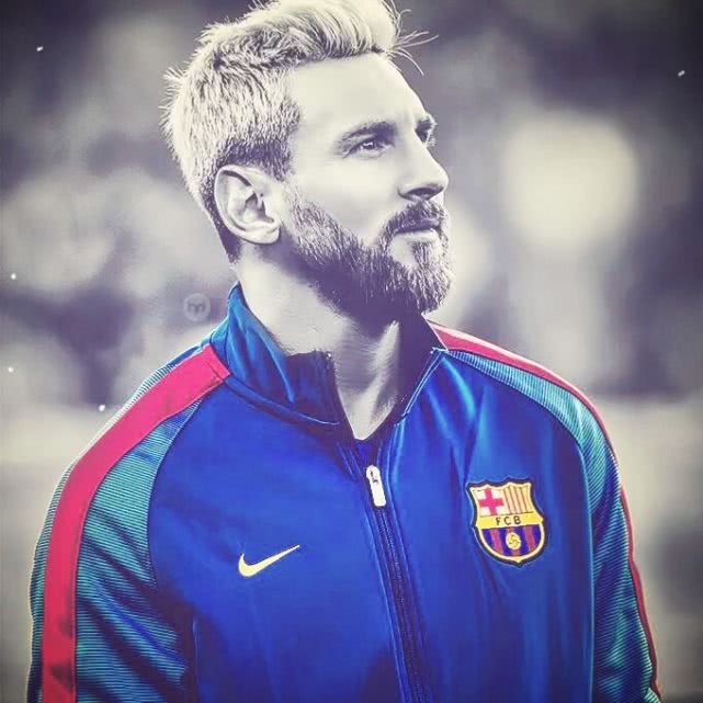 足球是11个人的运动,俱乐部队友长期磨合,巴萨历年都为争夺冠军而努力