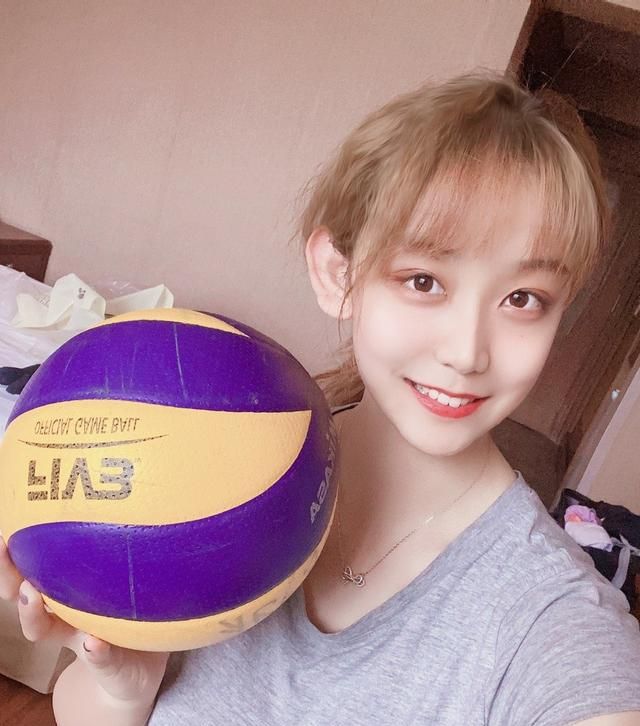 中国排球新晋女神,年仅20岁身材满分颜值高,渴望为国出战