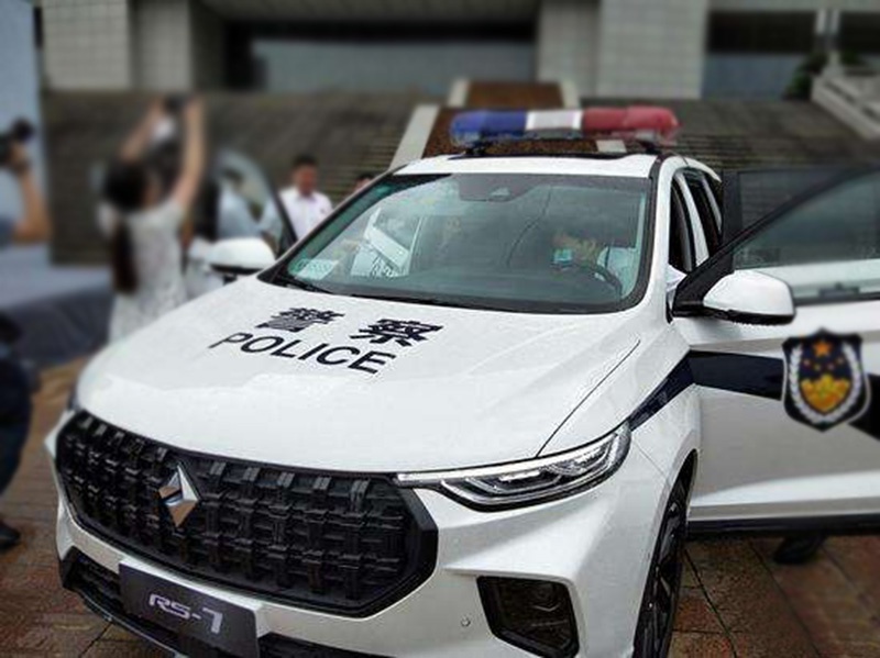 宝骏又成功了!新车比汉兰达还大,没上市就被选为警车,太霸气了