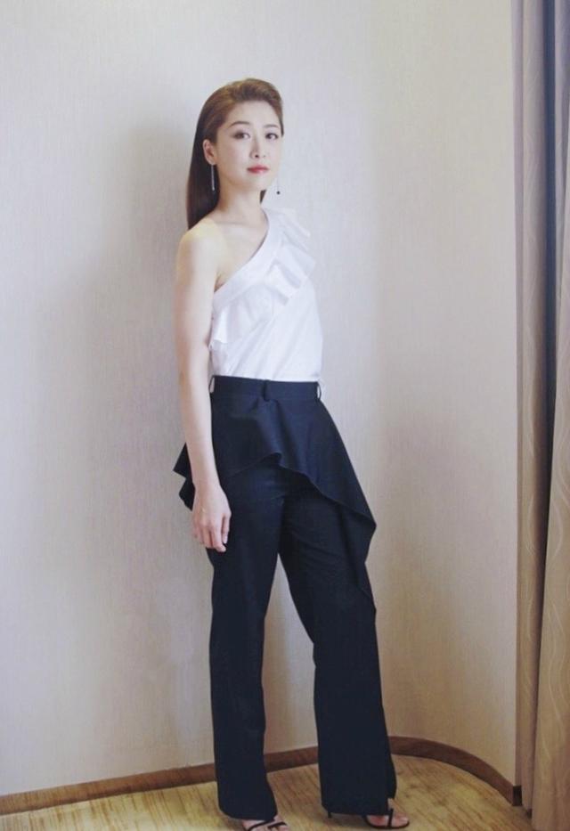 港媒曝41岁周丽淇产子,傅程鹏一直暖心陪伴,儿子帅气像爸爸