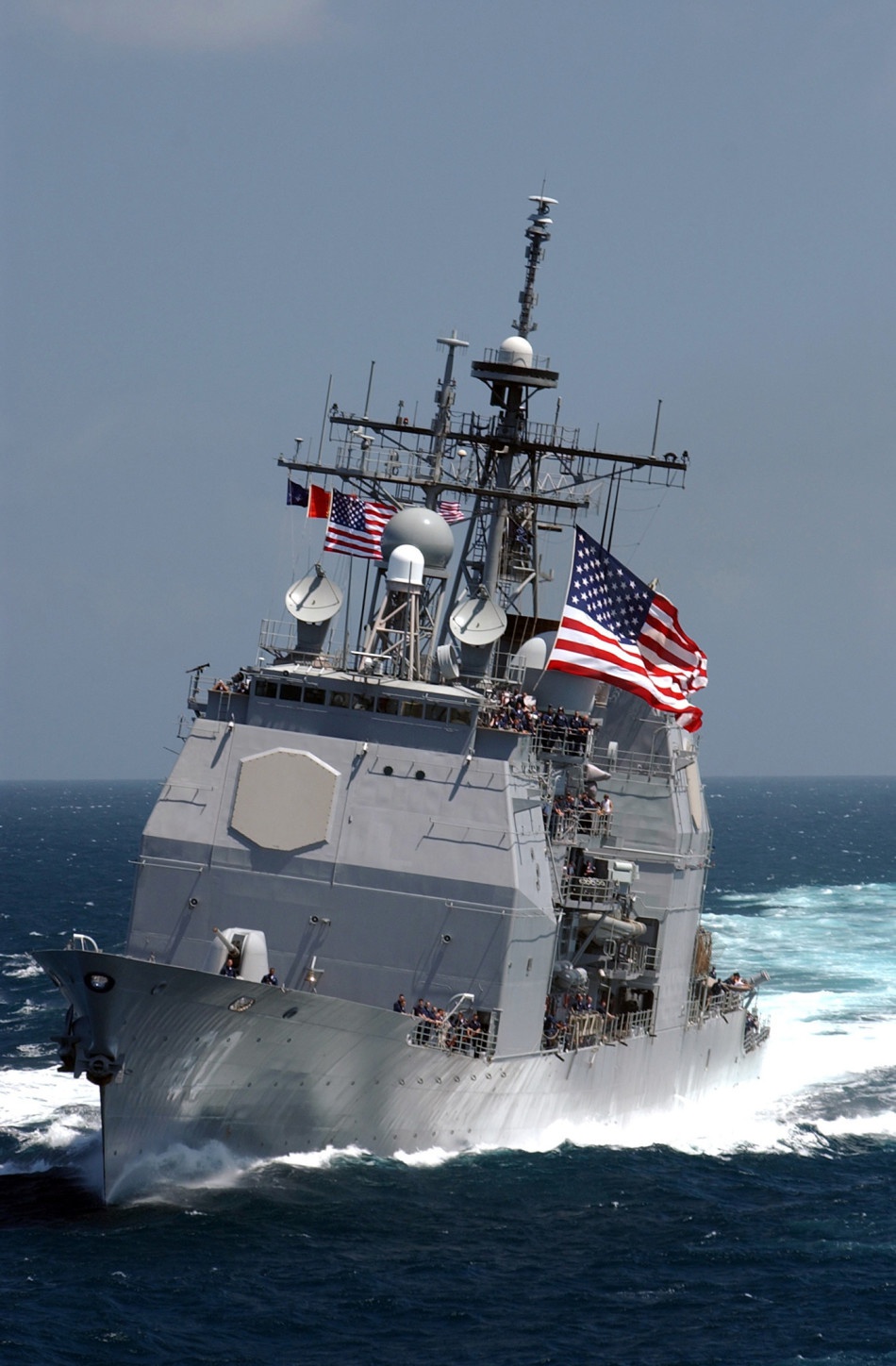 体量接近,为啥"提康德罗加"是巡洋舰,"阿利·伯克"是驱逐舰