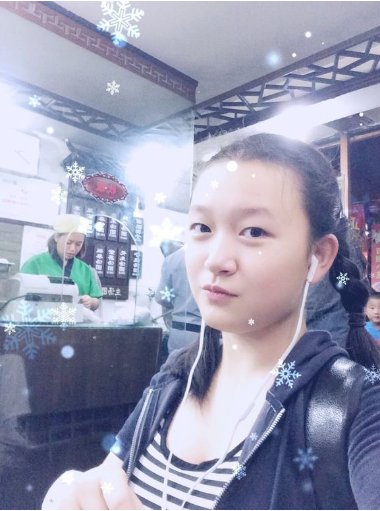 胡倩琳之后还参演过不少的影视作品,比如在《长江七号》中饰演了富家