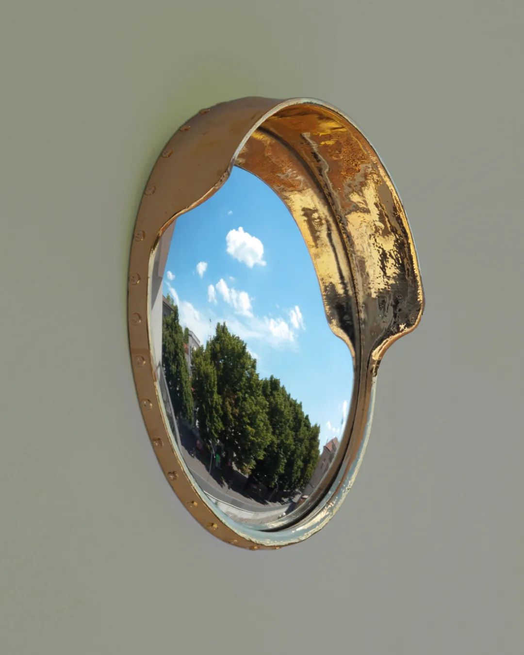 mamamoon.comgufram x daniel arsham镜子还是雕塑艺术品?