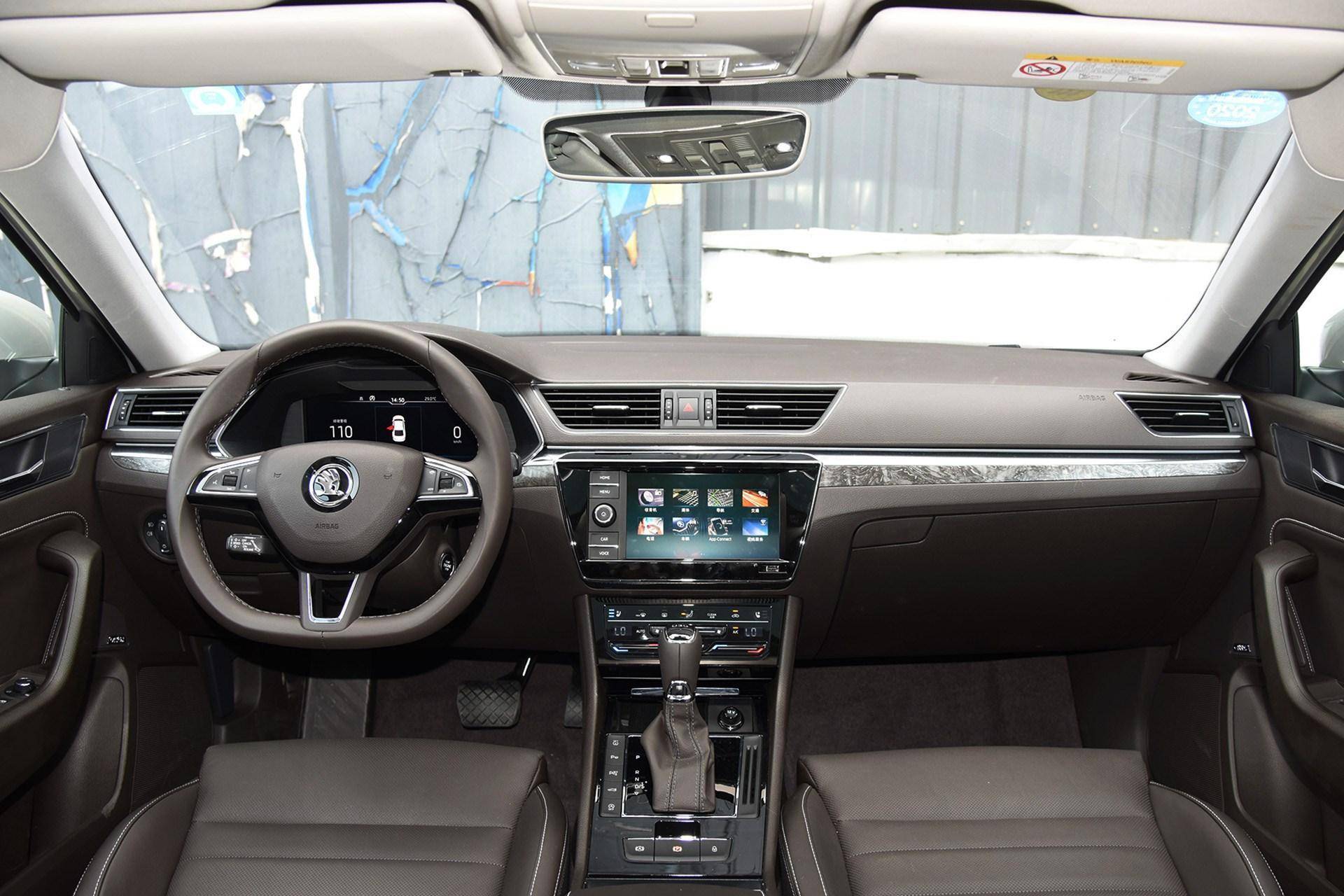 商务选帕萨特、年轻人买它，共享三大件，跟宝马3系GT一个味道