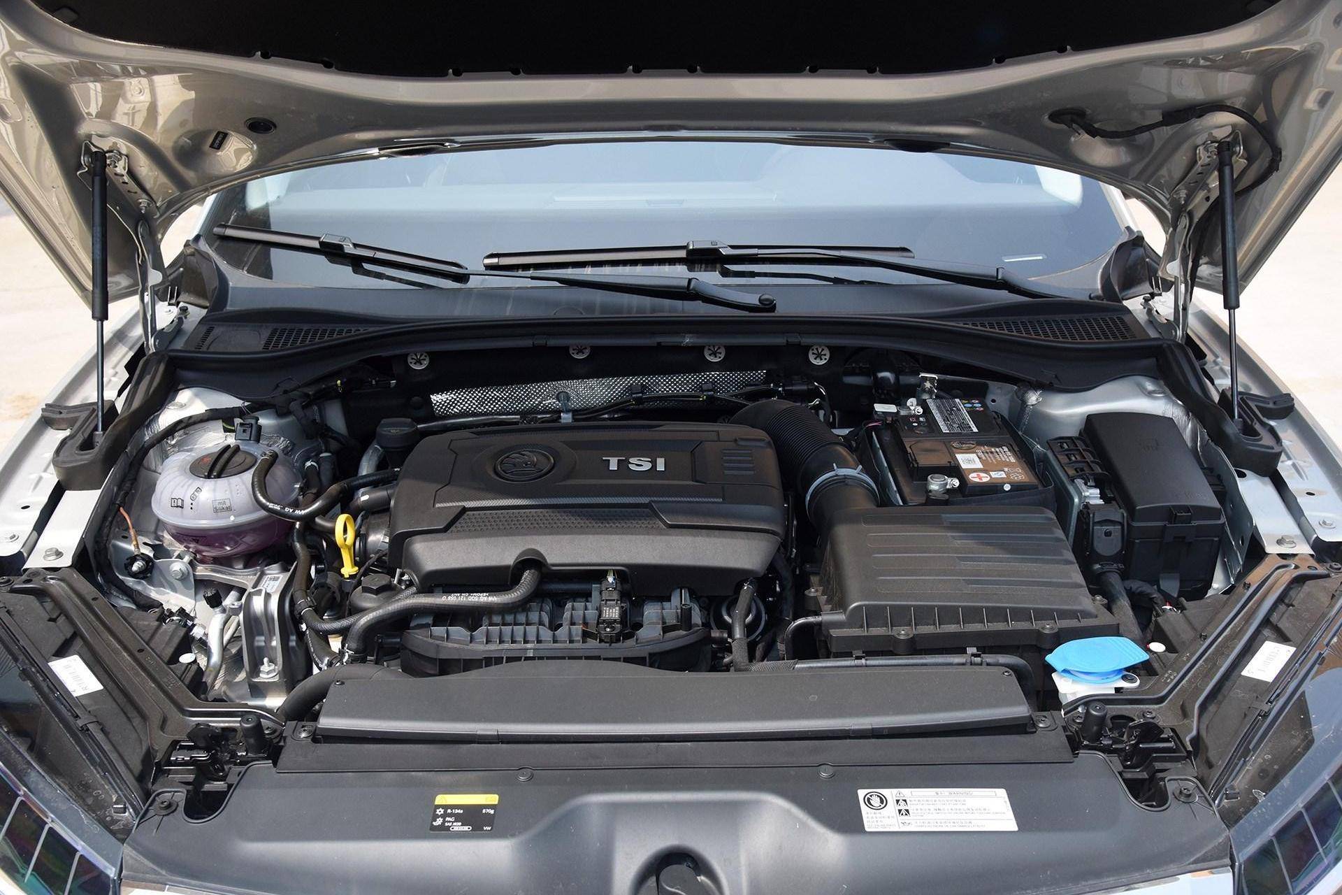 商务选帕萨特、年轻人买它，共享三大件，跟宝马3系GT一个味道